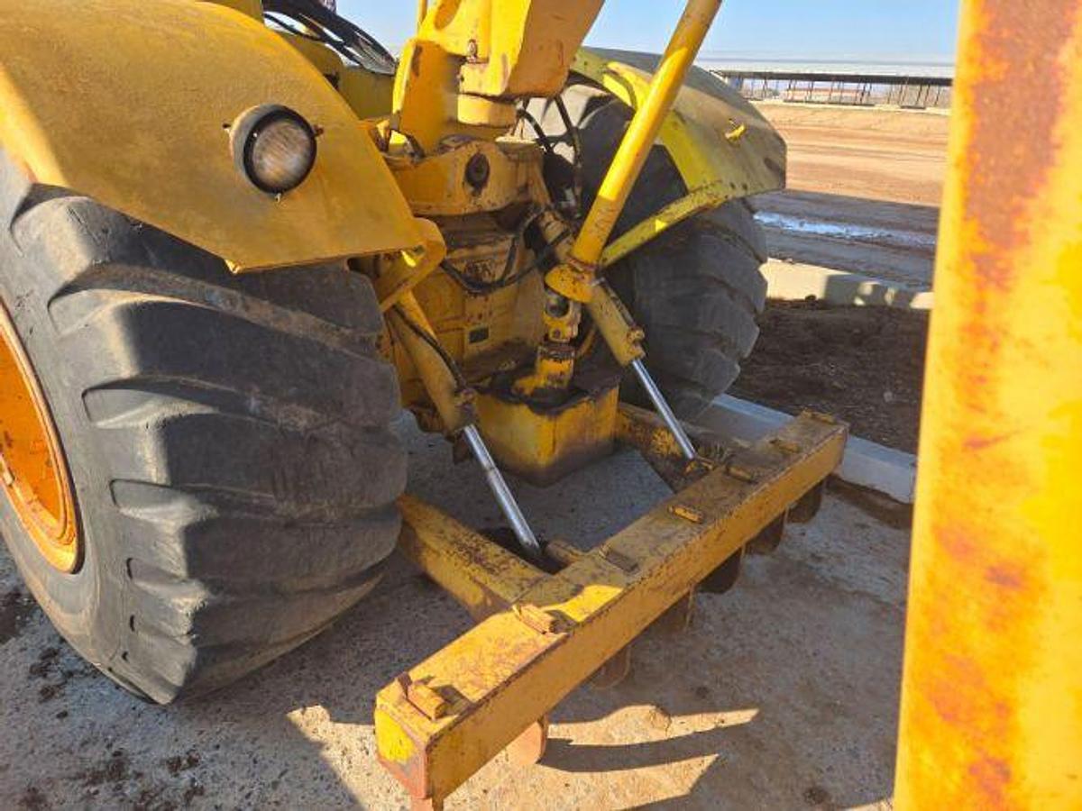 Used 1974 JOHN DEERE 760A