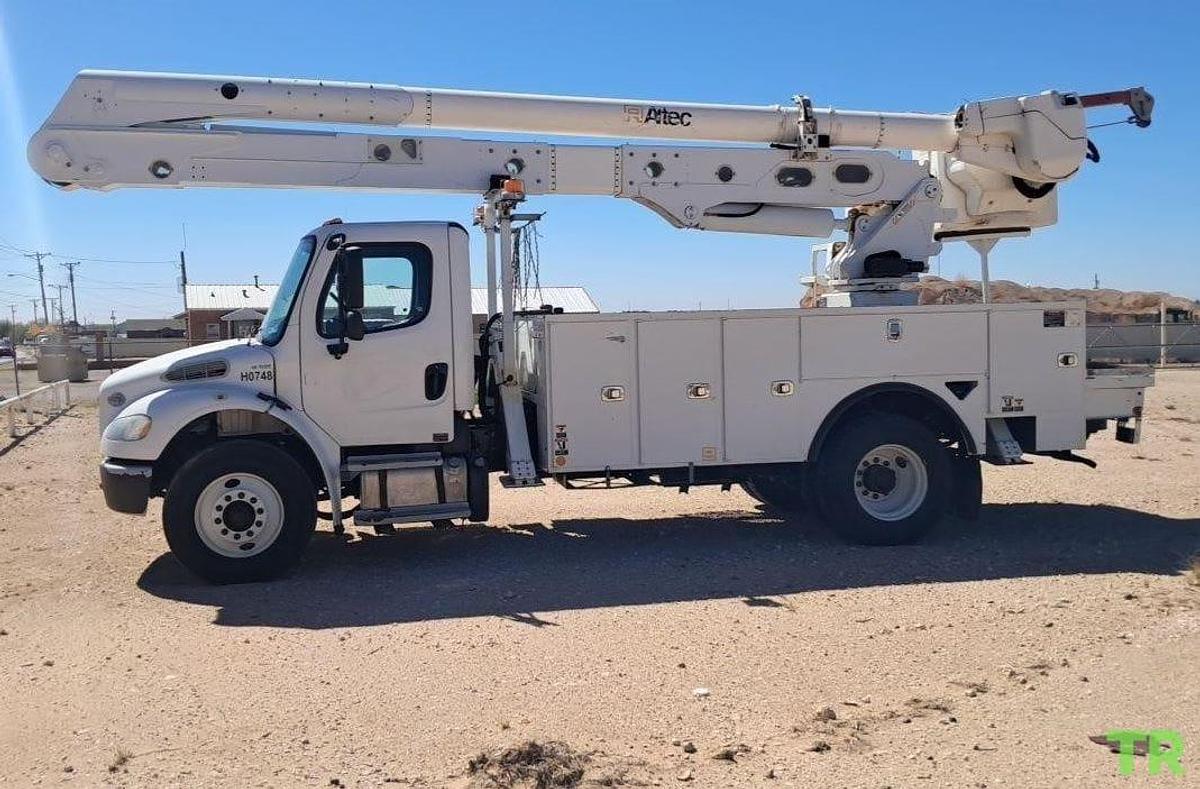 Used 2019 Altec AA55 Mounted on 2019 Freightliner Business Class M2 106 Crane