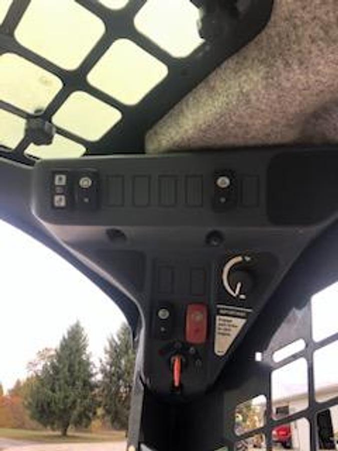 Used 2011 Deere 318D