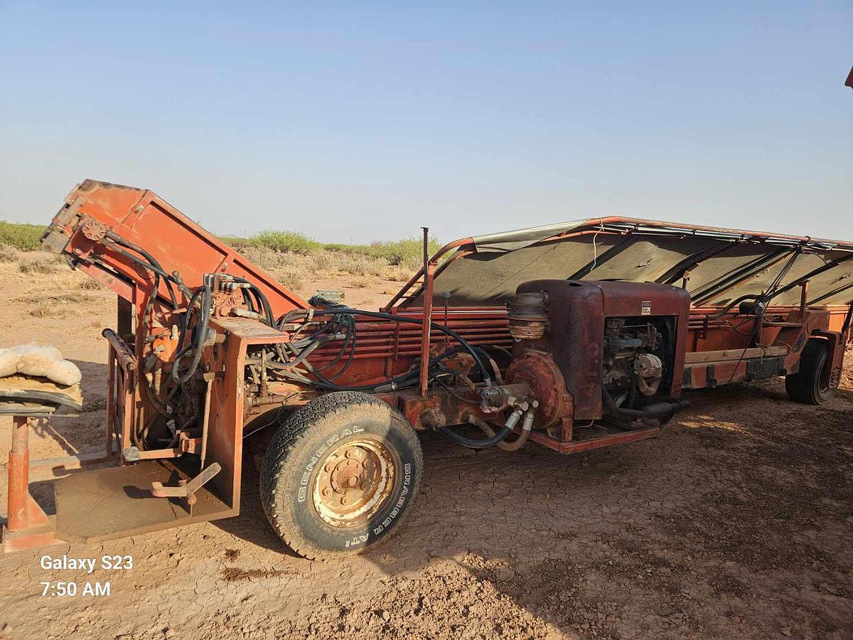 Used 1970 Pistachio Shaker and Catcher