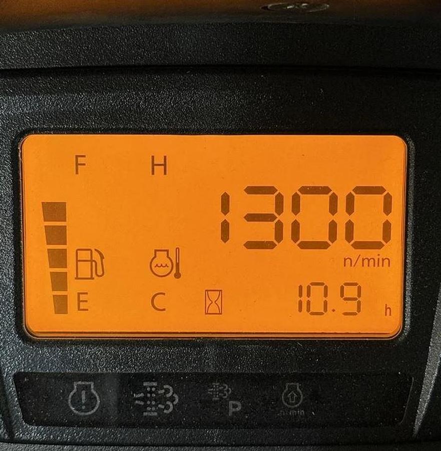 Used 2024 KUBOTA LX4020HSD Tractor