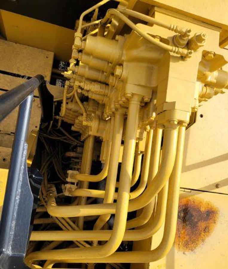 Used 2000 KOMATSU PC 1800-6