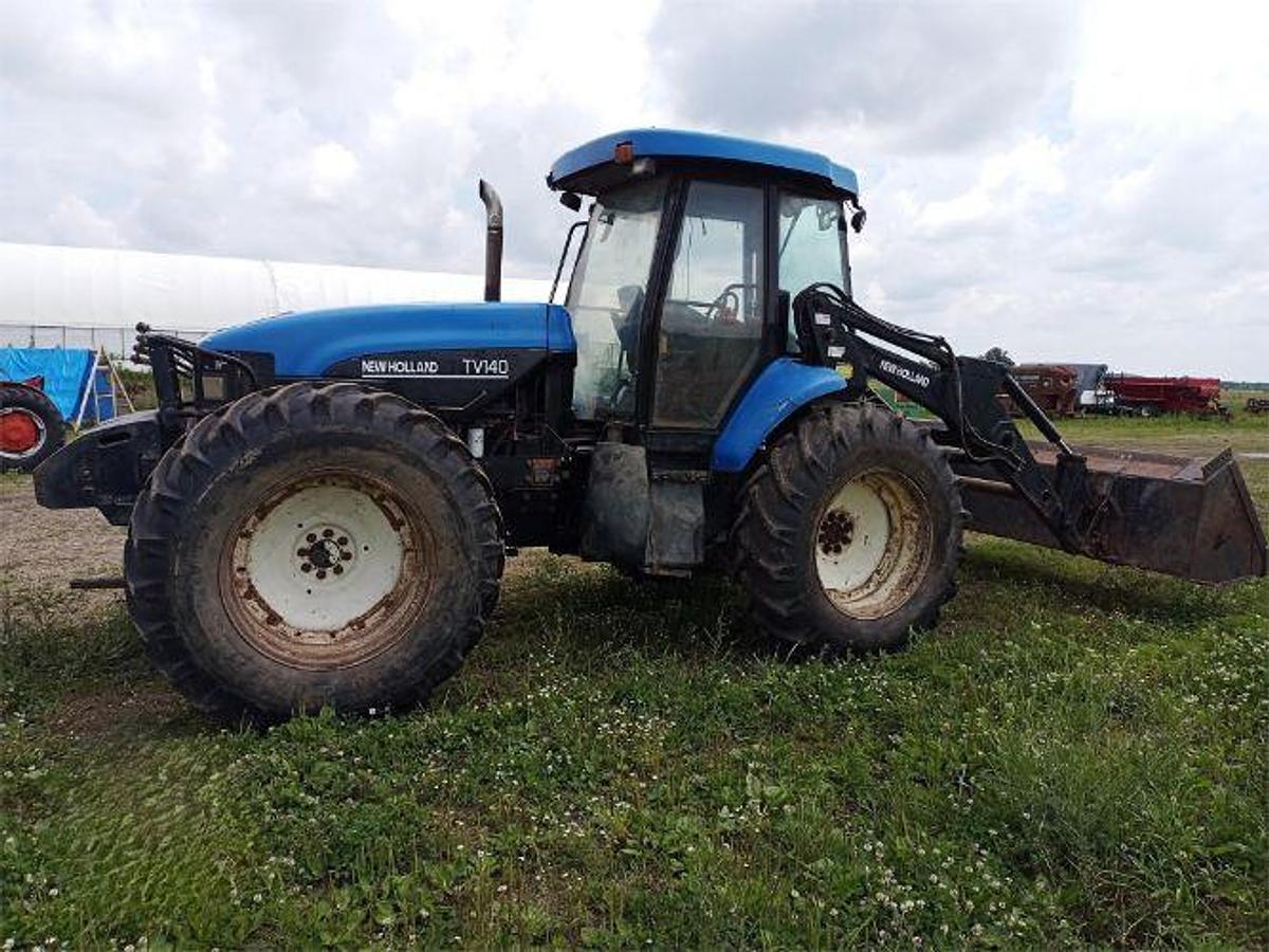 Used 2002 NEW HOLLAND TV140