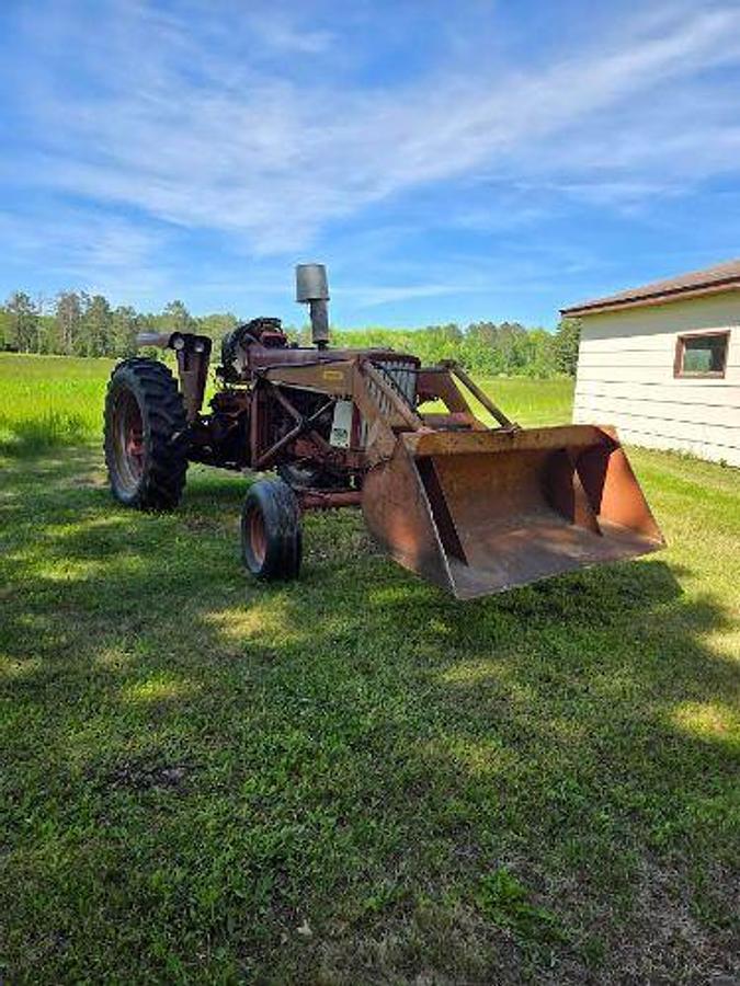 Used 1958 INTERNATIONAL 656 Classic Tractor