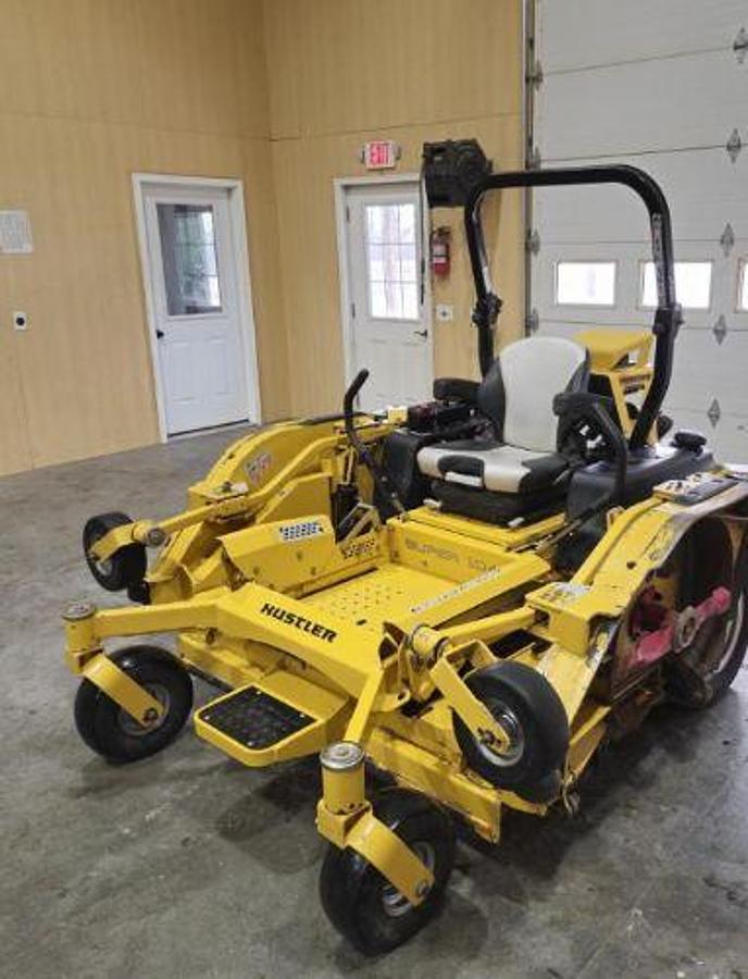 Used 2017 Hustler Super 104