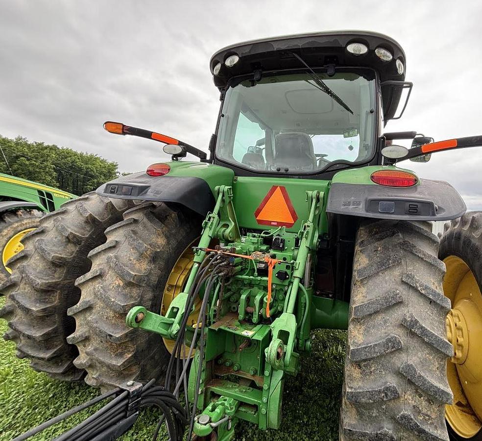 Used 2011 John Deere 7200R