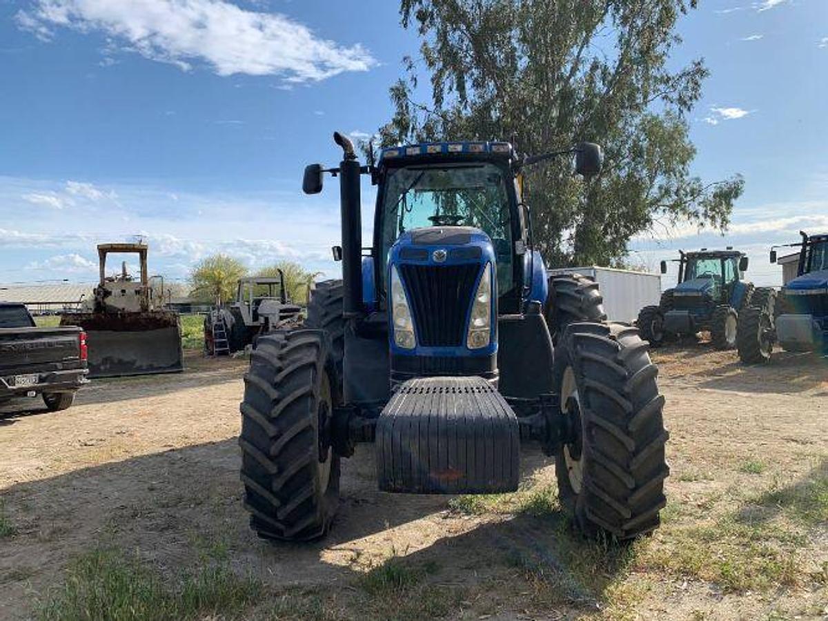 Used 2011 NEW HOLLAND T8030