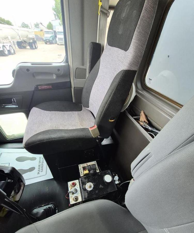 Used 2016 Kenworth T800 Dump Truck