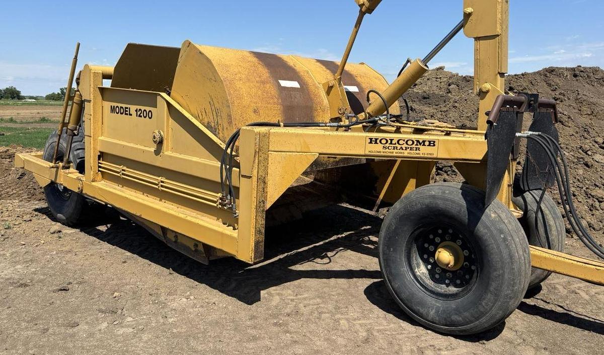Used 2012 Holcomb 1200 Pull Scraper
