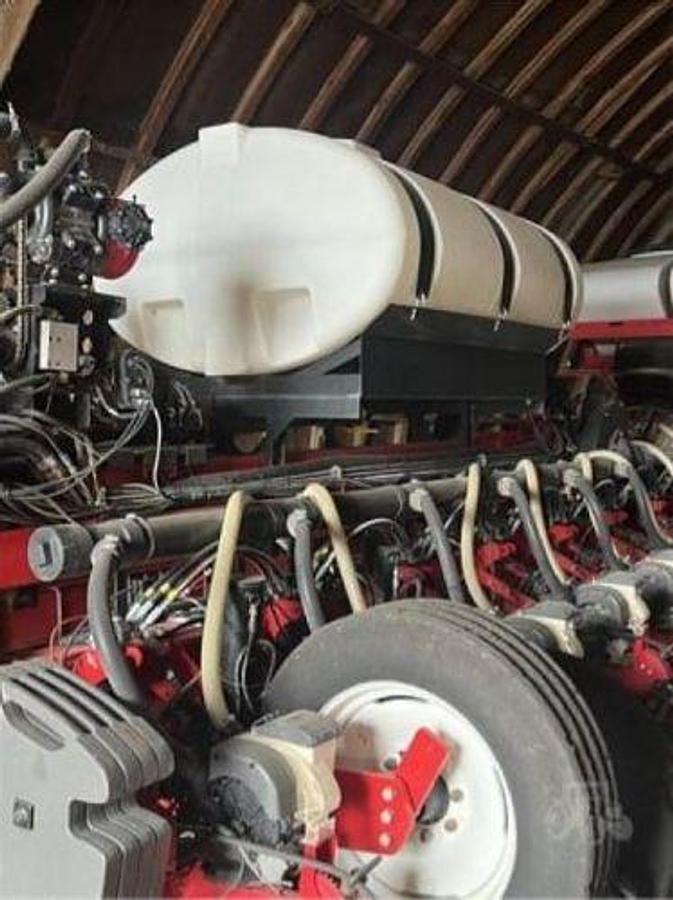 Used 2016 Massey Ferguson 9824 245R 30 Planter