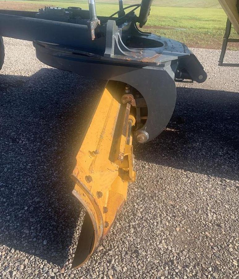 Used 2011 DEERE 672G (Remanufactured 2017)