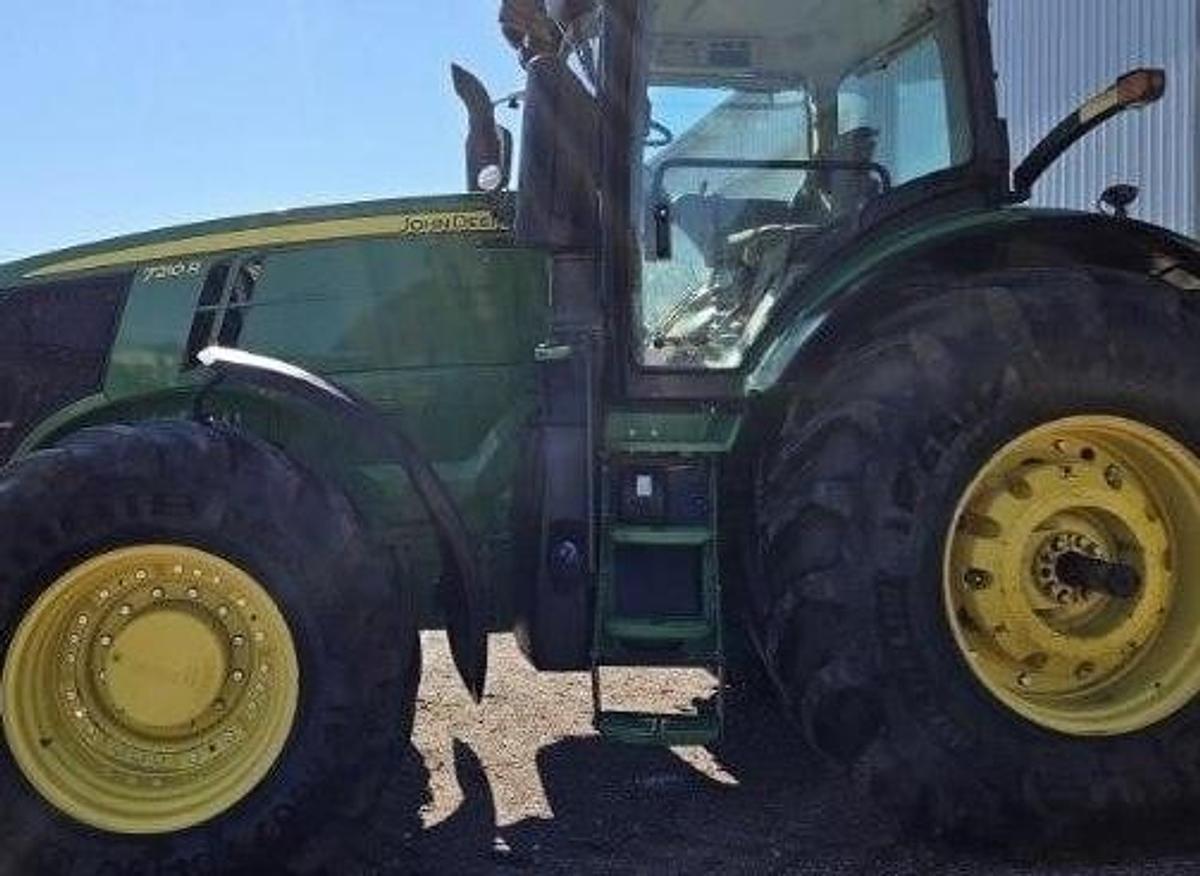 Used 2015 John Deere 7210R MFWD Tractor with IVT