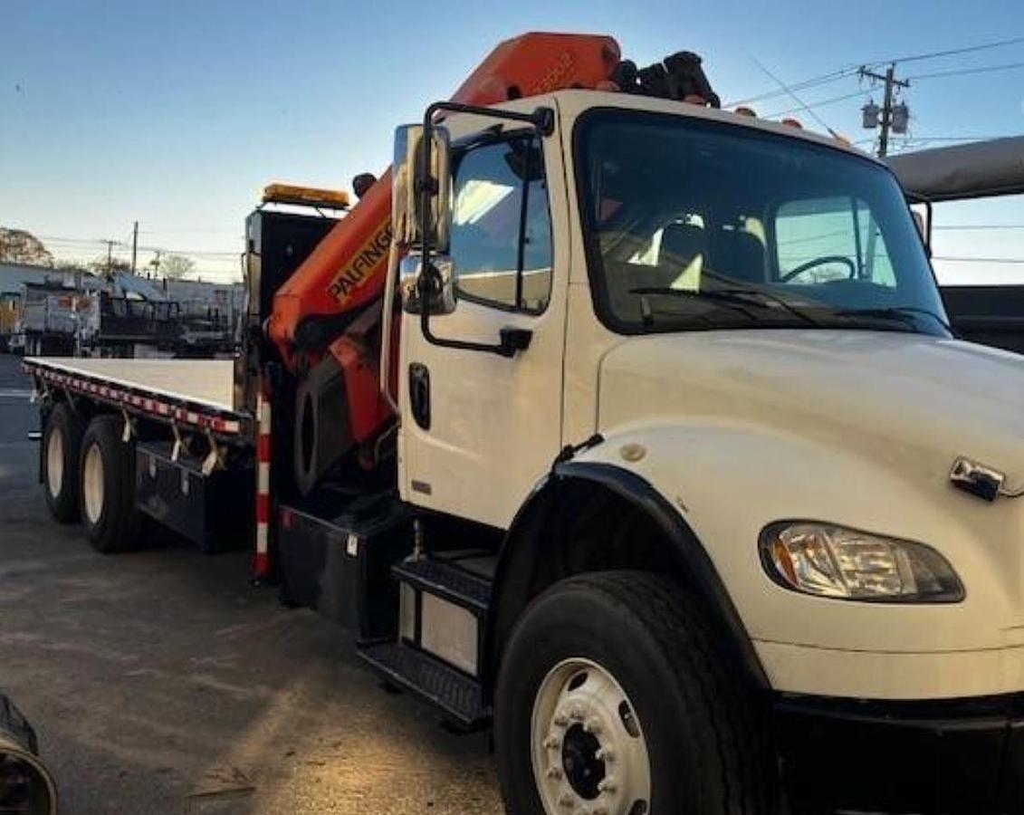 Used 2007 PALFINGER PK23002 MOUNTED ON 2007 FREIGHTLINER BUSINESS CLASS M2 106