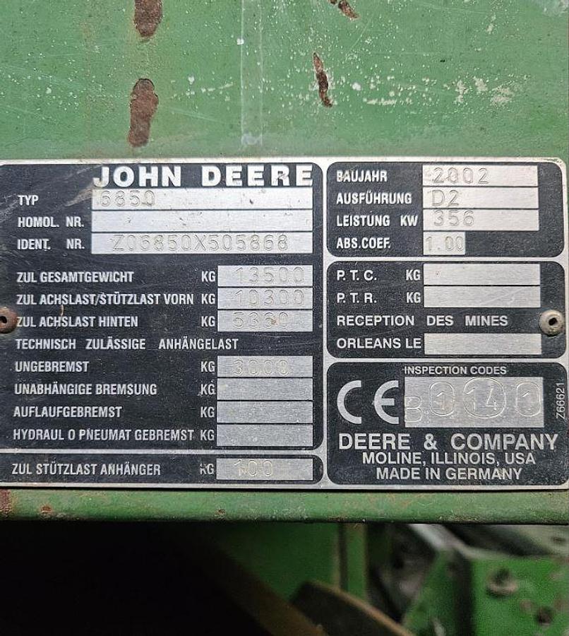 Used 2002 JOHN DEERE 6850 Self Propelled Harvester