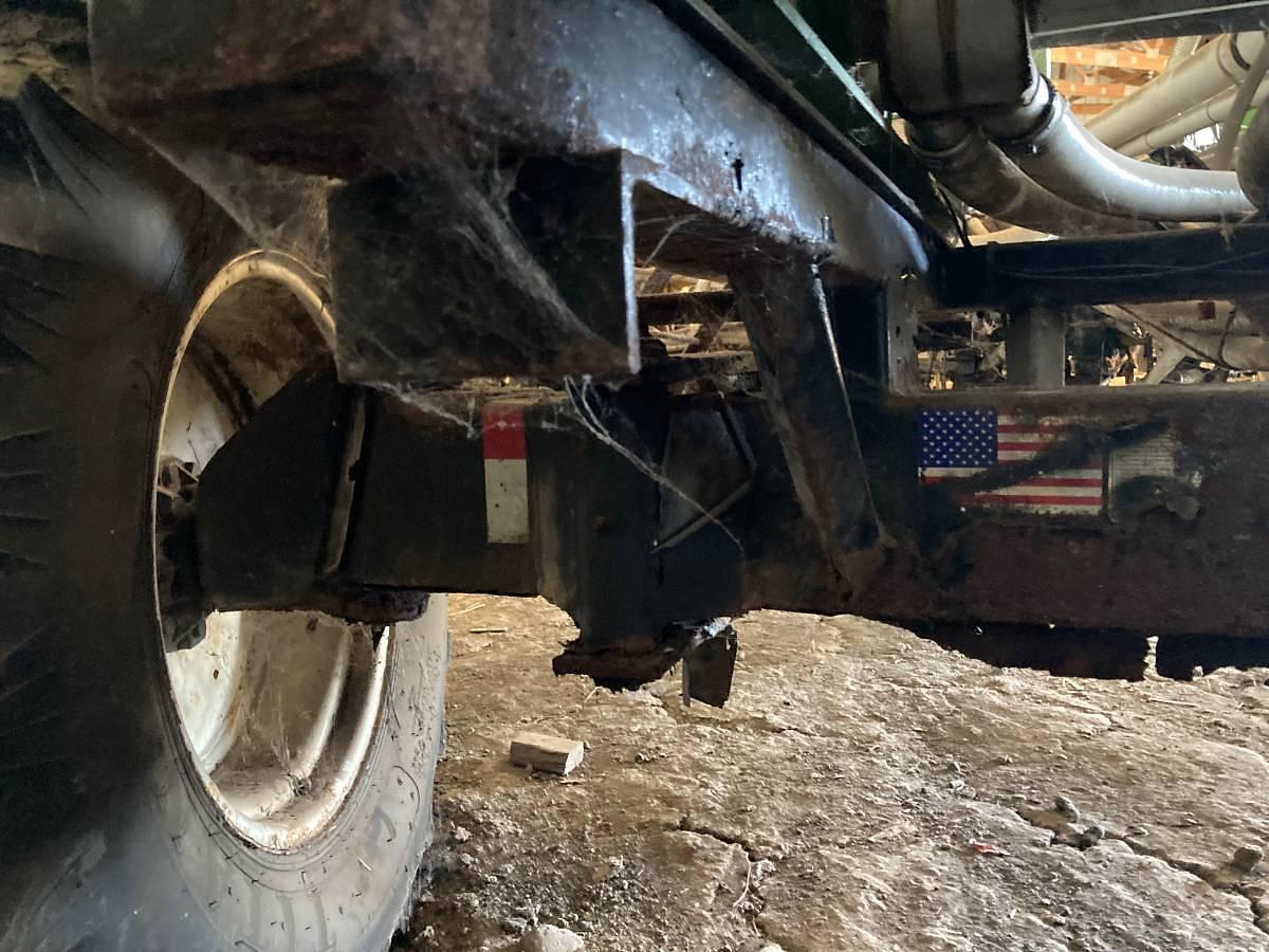 Used 2017 Montag S12B011 Fertilizer Applicator