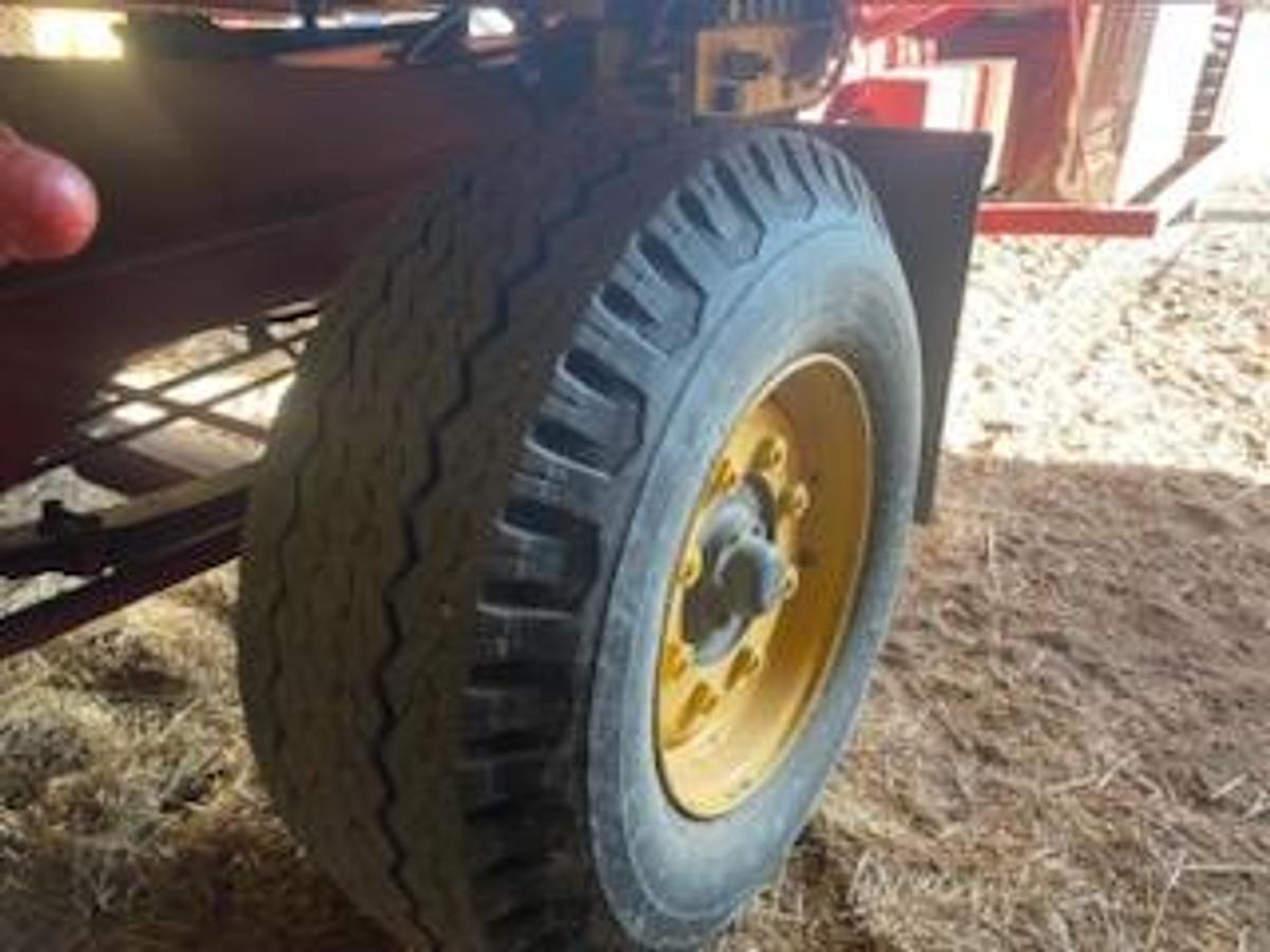 Used 1997 New Holland 1089 Bale Wagon