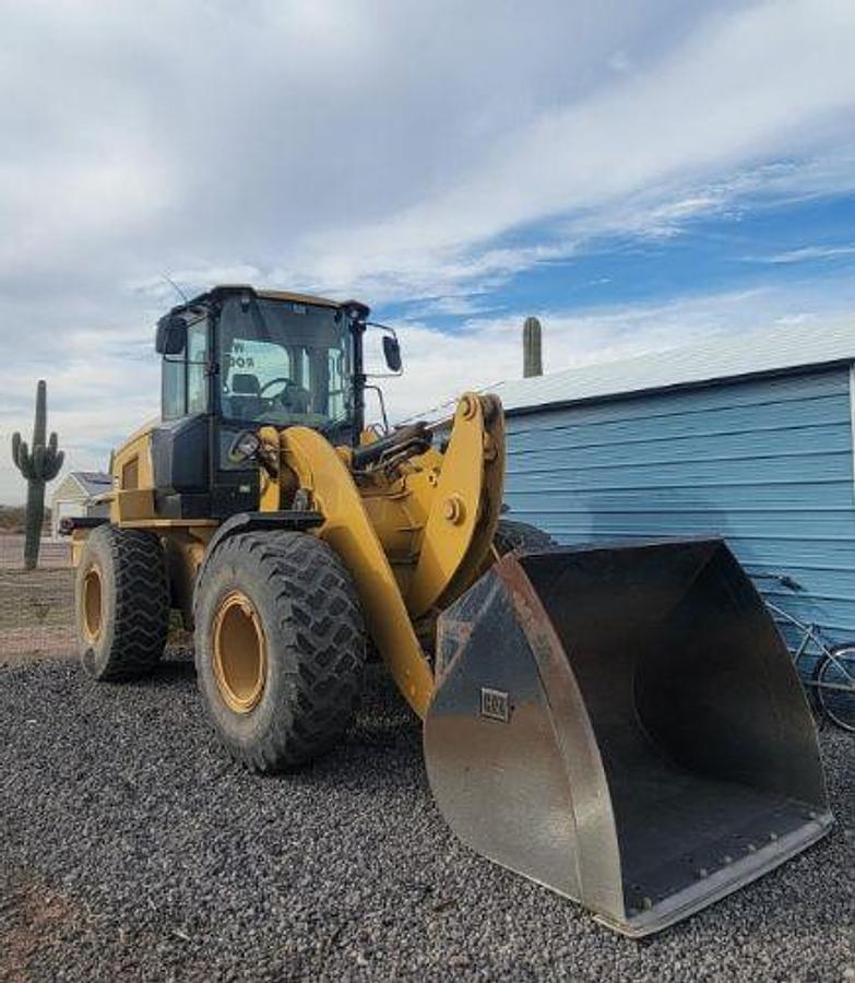 Used 2017 Caterpillar 924K