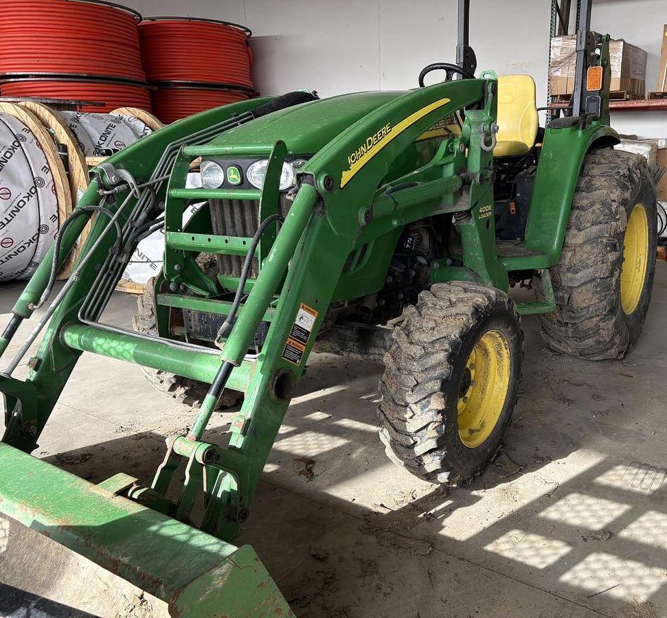 Used 2013 John Deere 4320