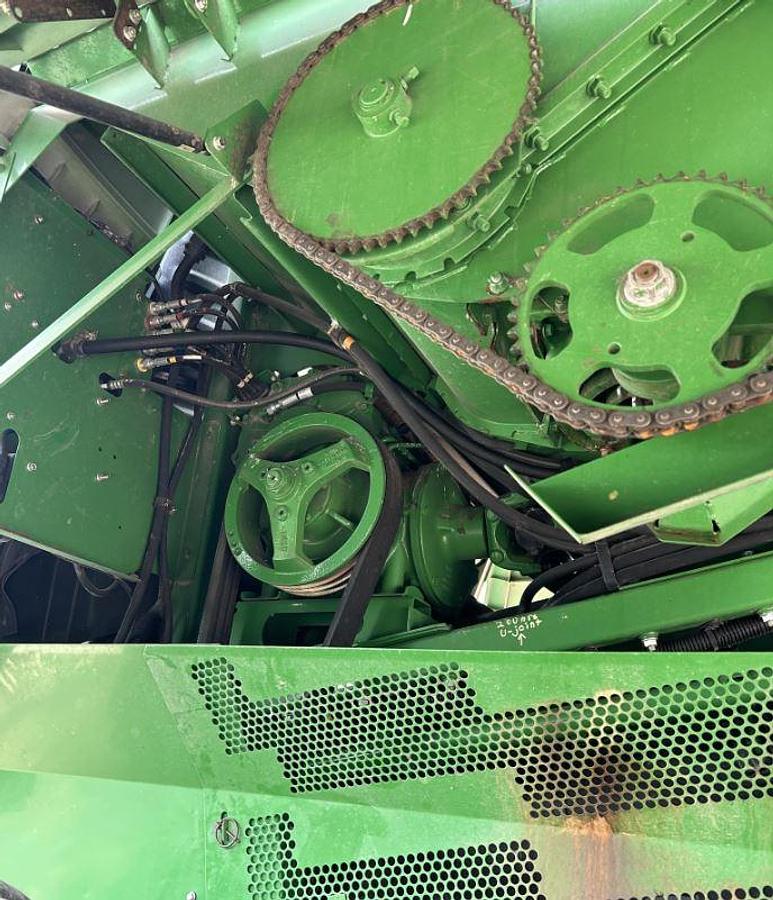 Used 2013 John Deere S670 Combine