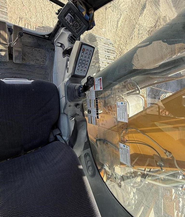 Used 2015  LIEBHERR R936 LC Excavator