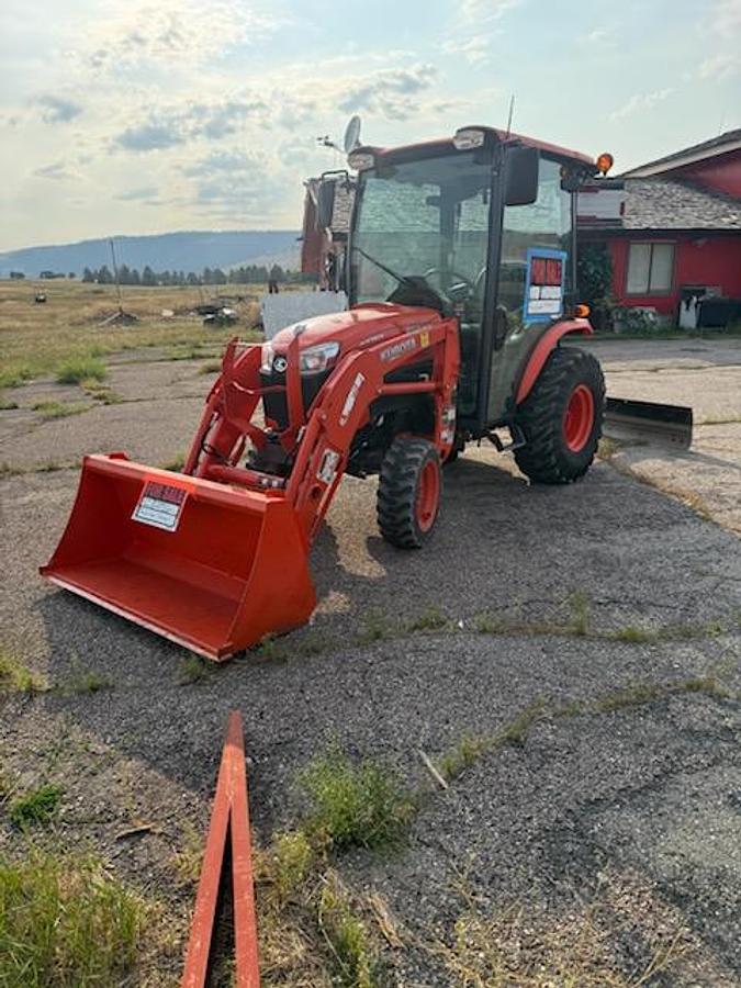 Used 2017 Kubota B3350 w/ Loader