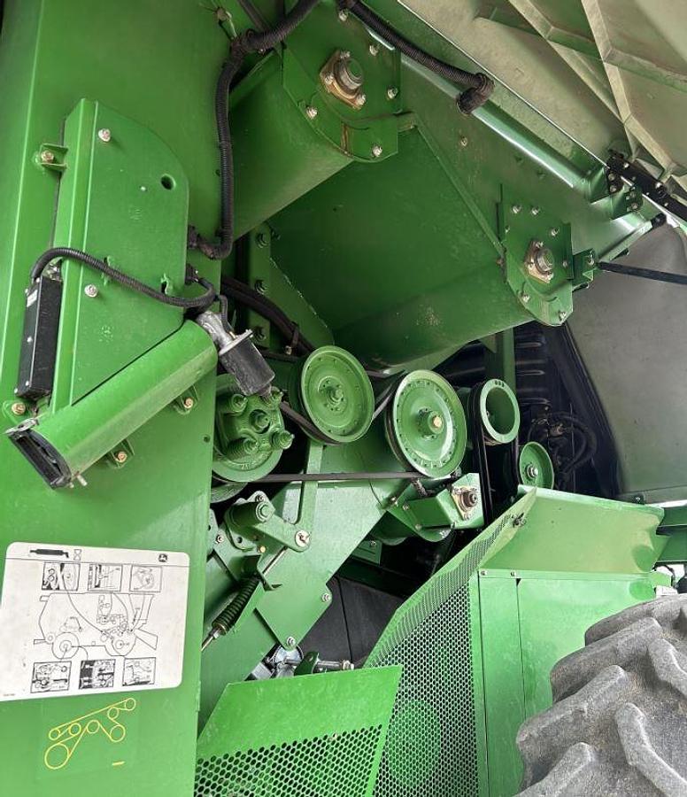 Used 2013 John Deere S670 Combine
