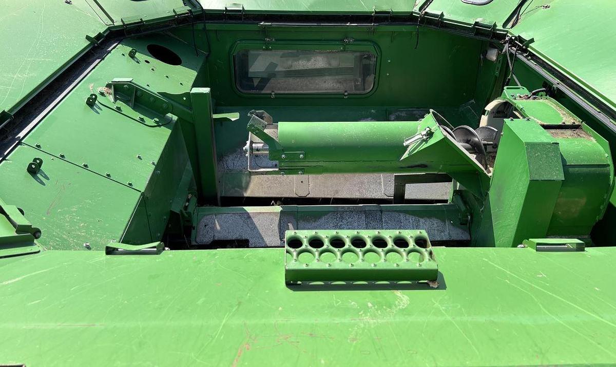 Used 2012 John Deere S670 Combine