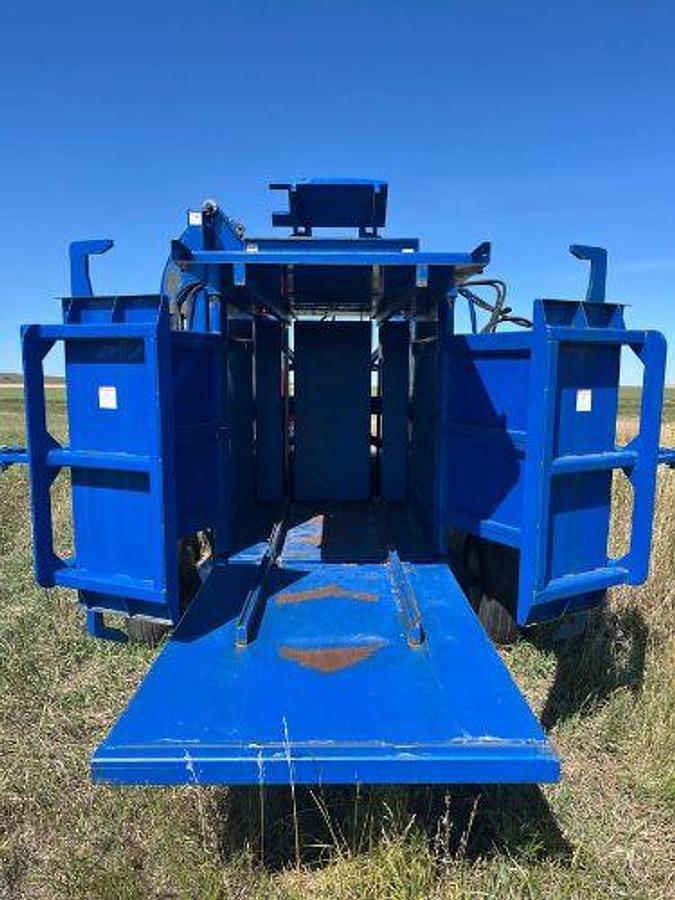 Used 2010 Bale Band-It 100