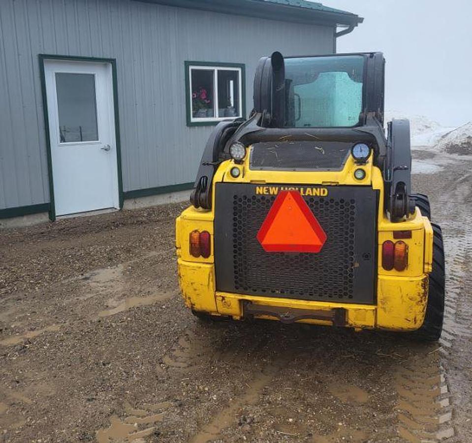 Used 2011 New Holland L220