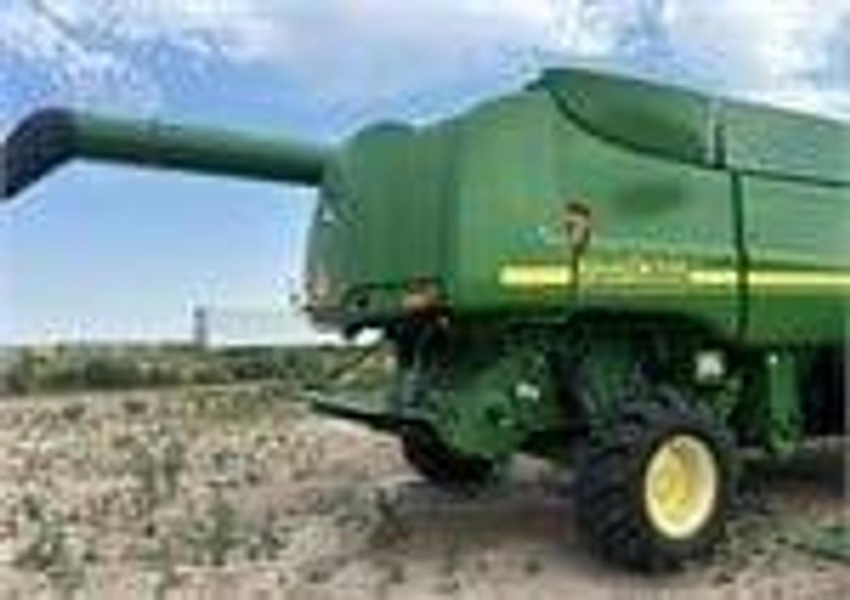 Used 2003 JOHN DEERE 9760 STS