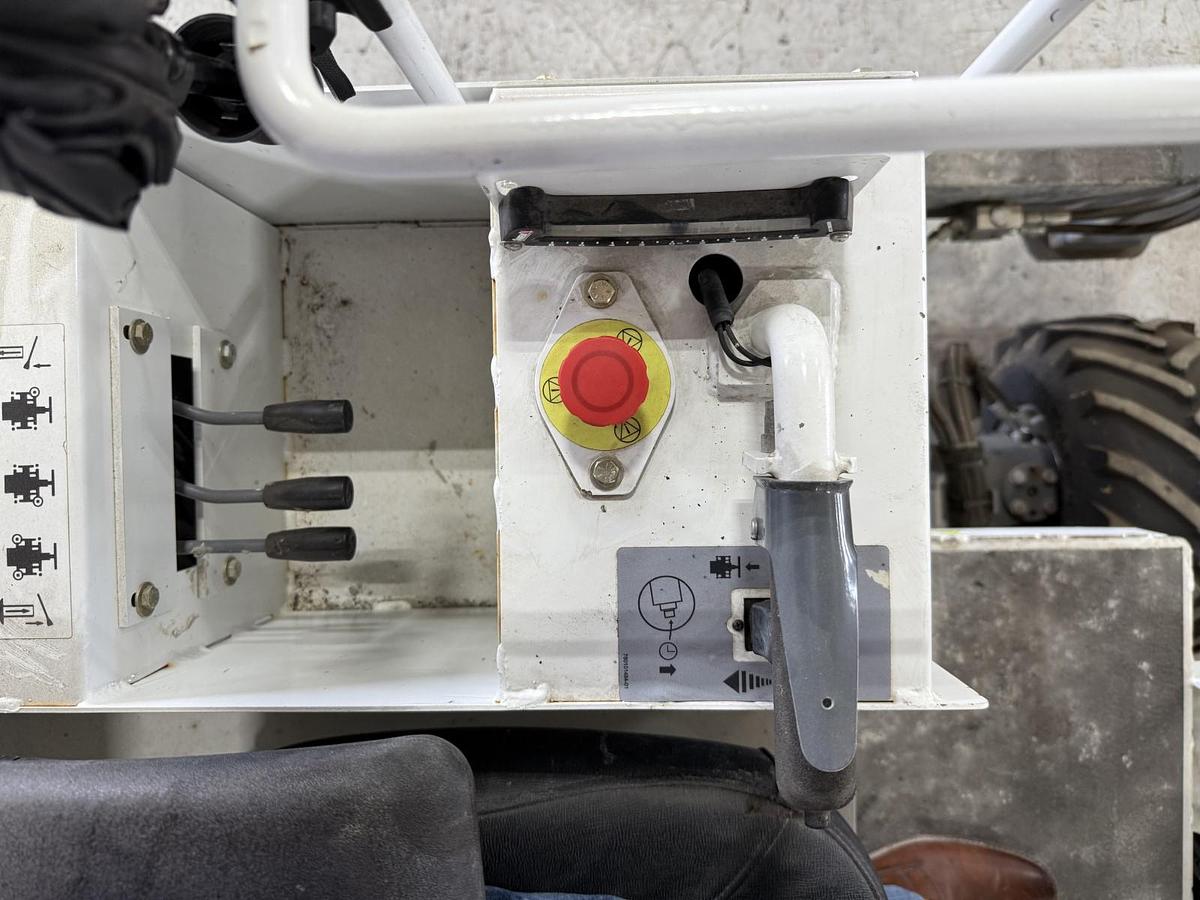 Used 2024 SOMERO S15R Laser Screed