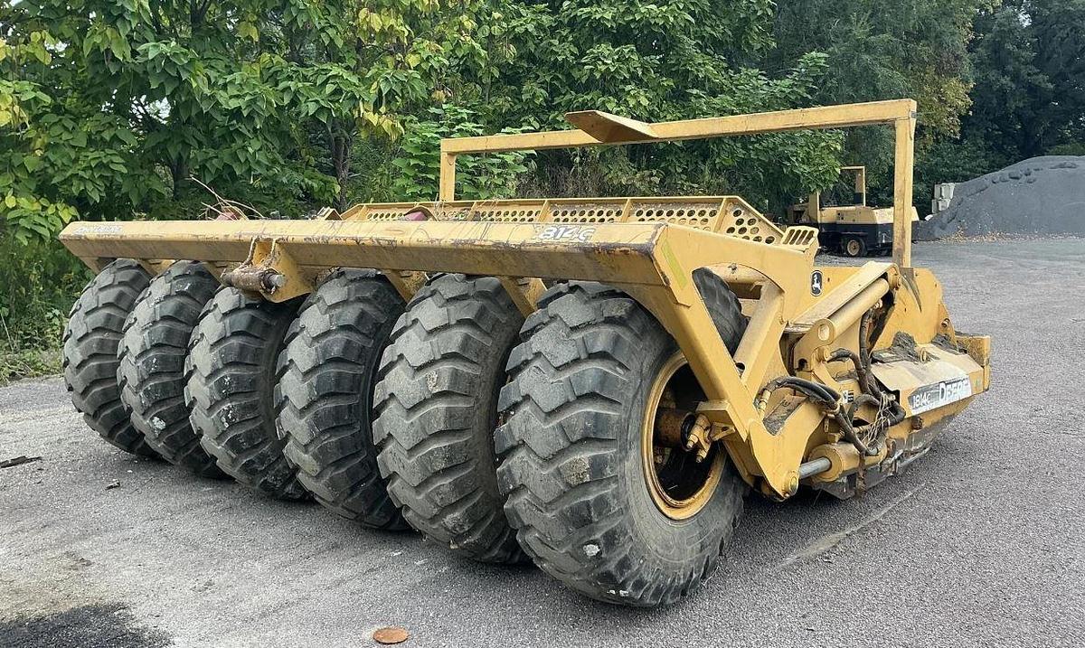 Used 2009 John Deere 1814c