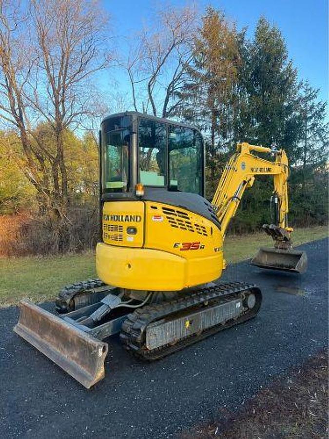 Used 2016 NEW HOLLAND E35B Mini Excavator