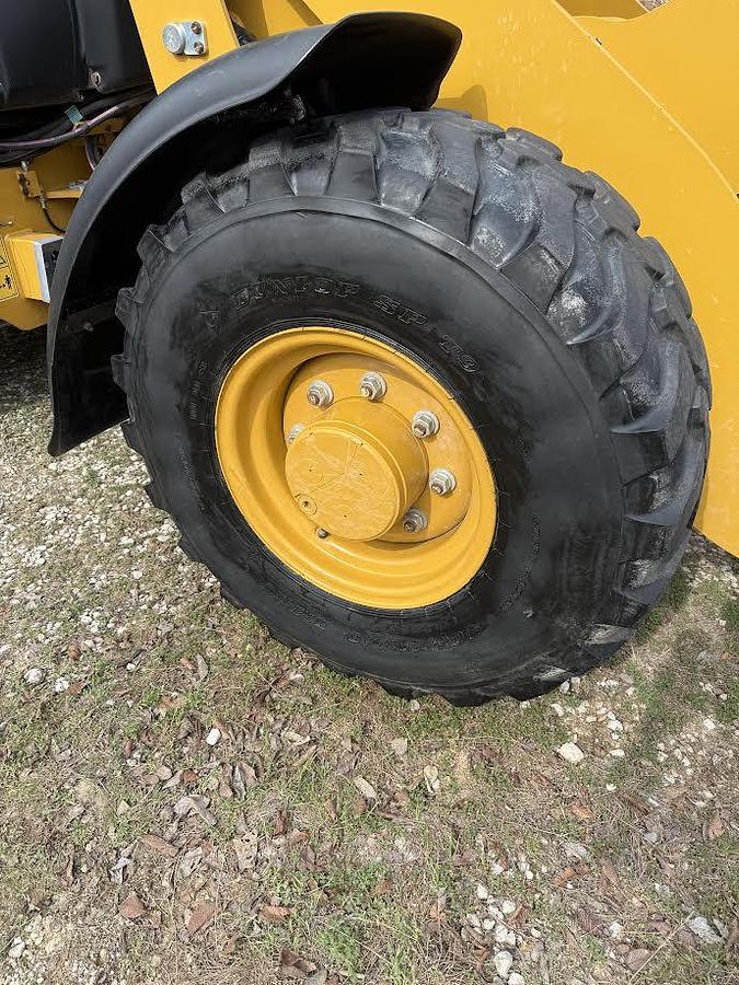 Used 2019 Caterpillar 906m