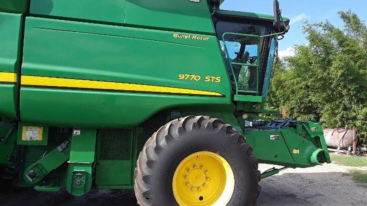 Used 2010 JOHN DEERE 9770 STS