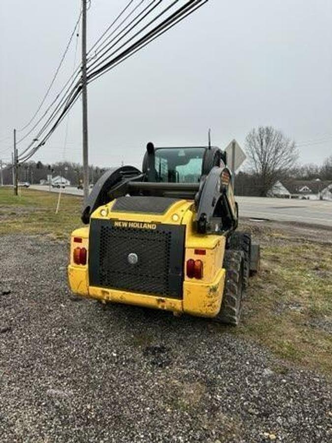 Used 2014 New Holland L225