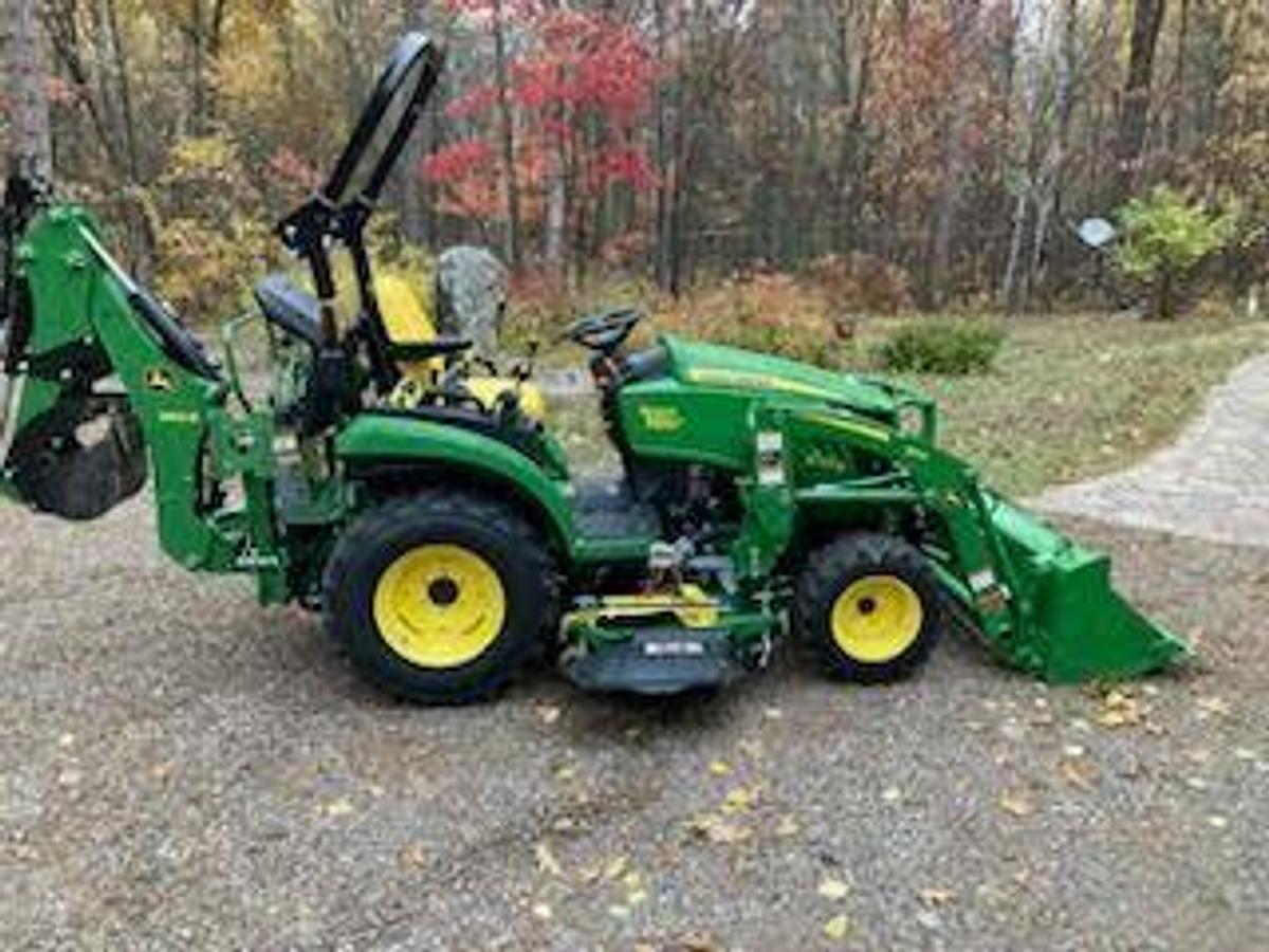 Used 2022 JOHN DEERE 2025R