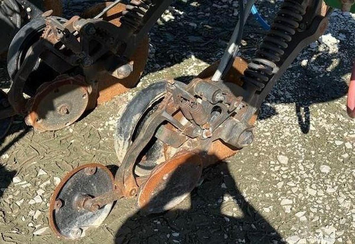 Used 2009 JOHN DEERE 2510H Fertilizer