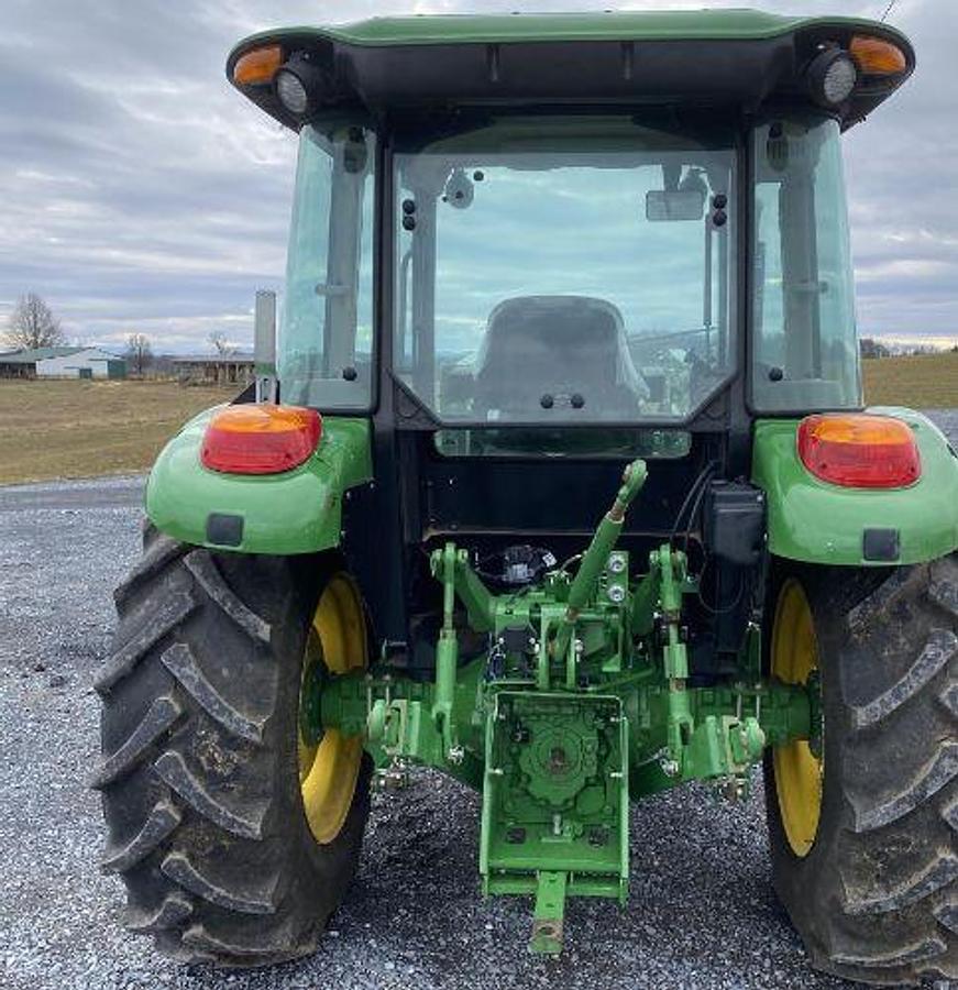 Used 2021 JOHN DEERE 5065E