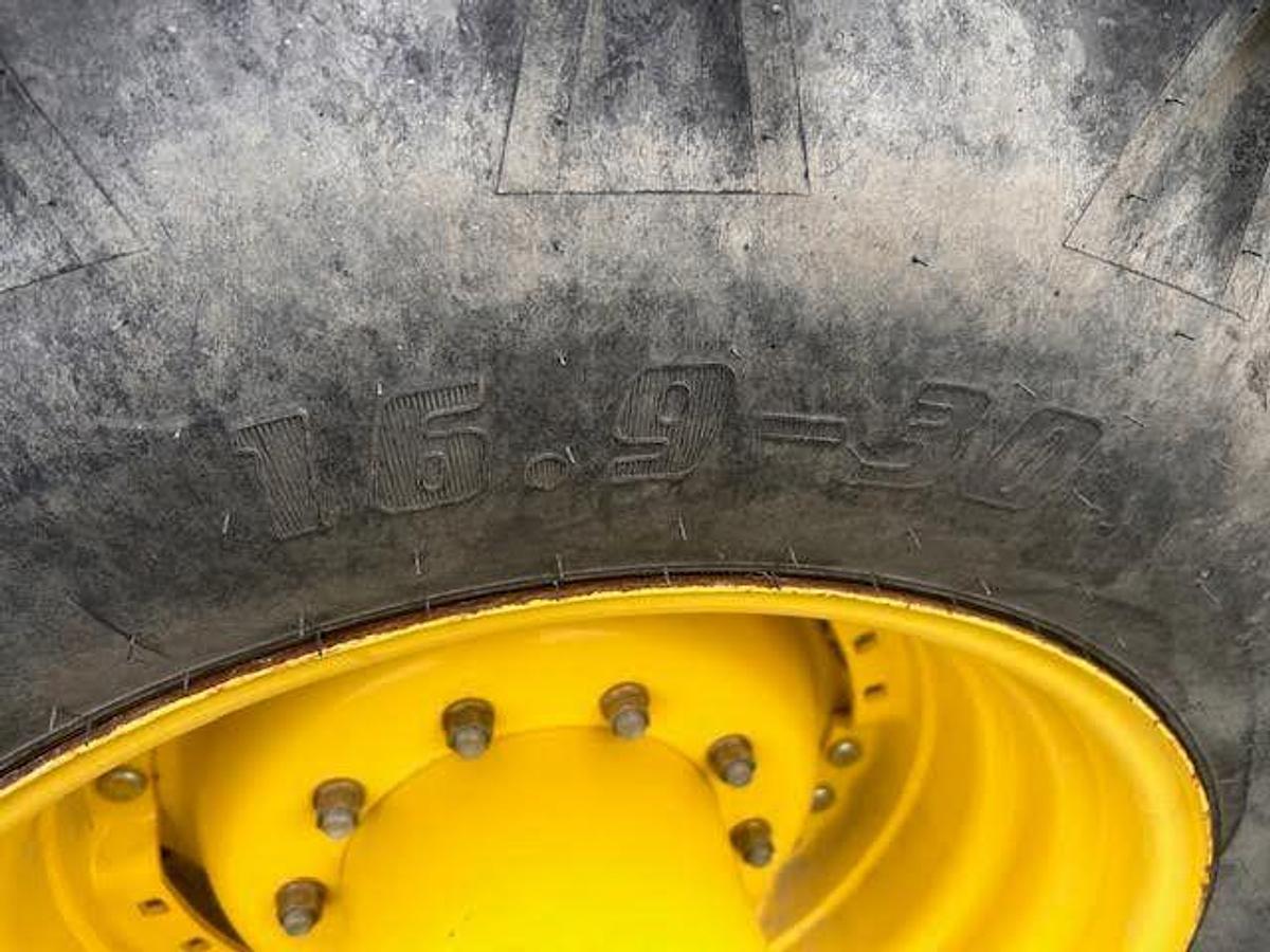 Used 2017 JOHN DEERE 6195R