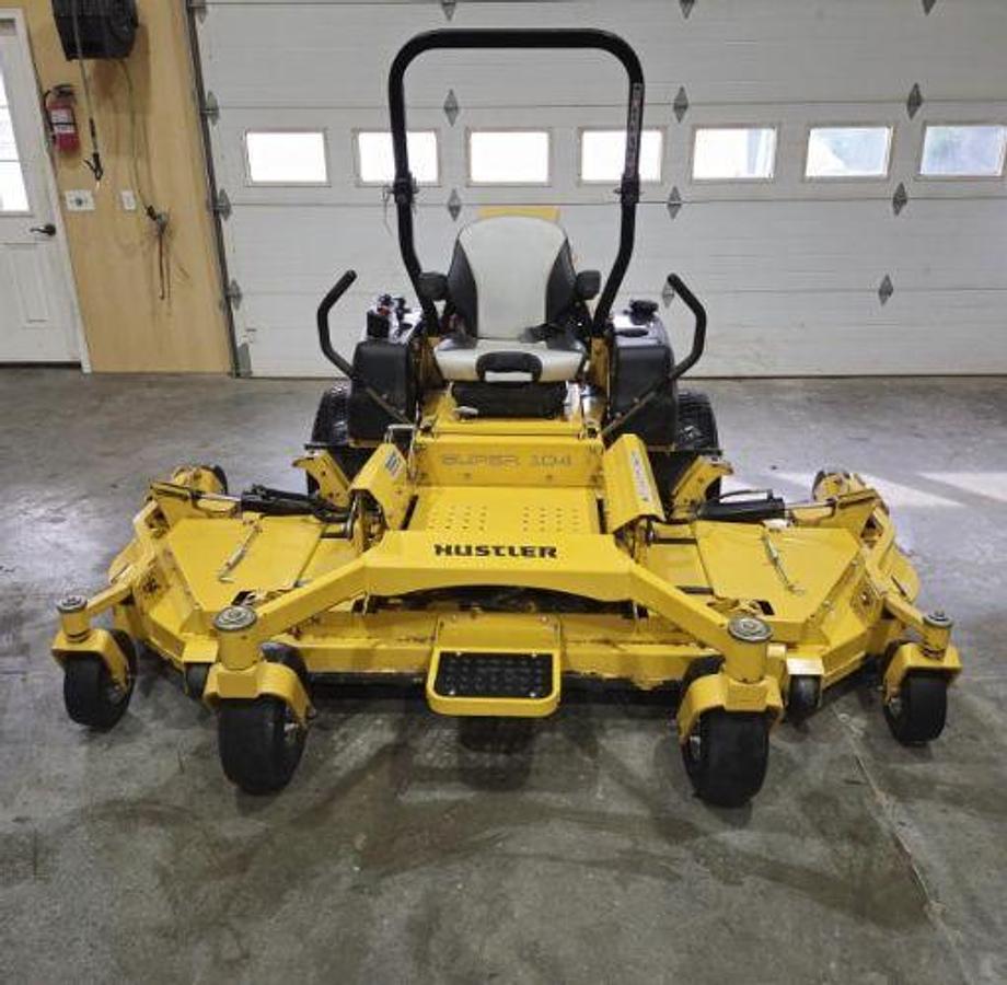 Used 2017 Hustler Super 104