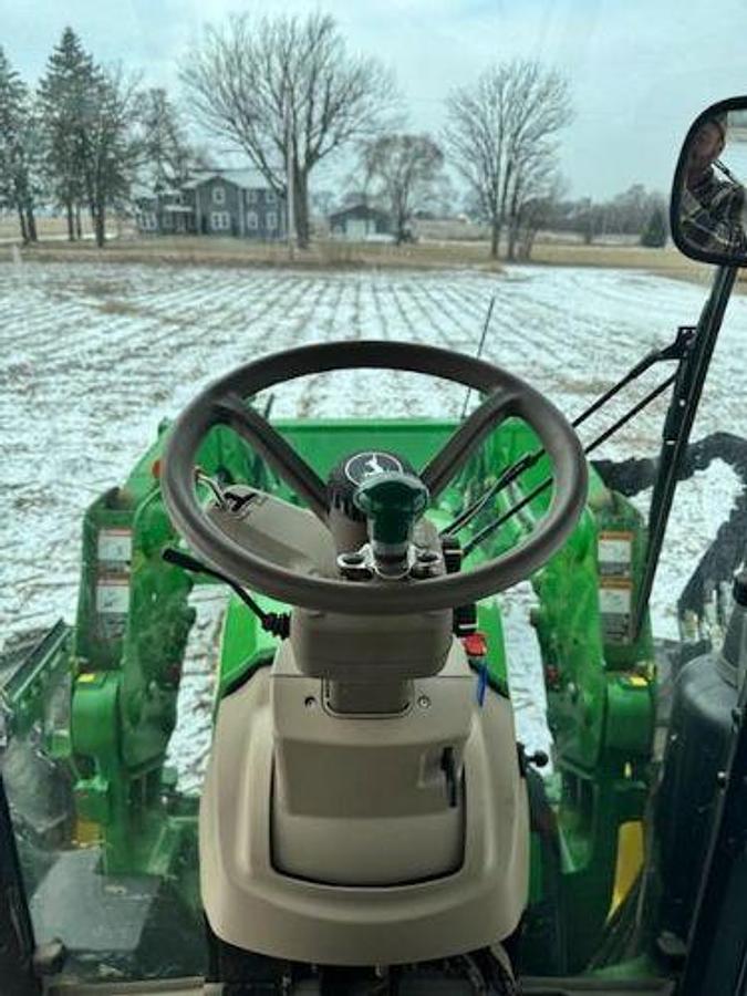 Used 2021 JOHN DEERE 5115R