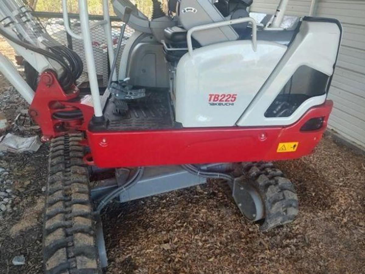 Used 2022 TAKEUCHI TB225