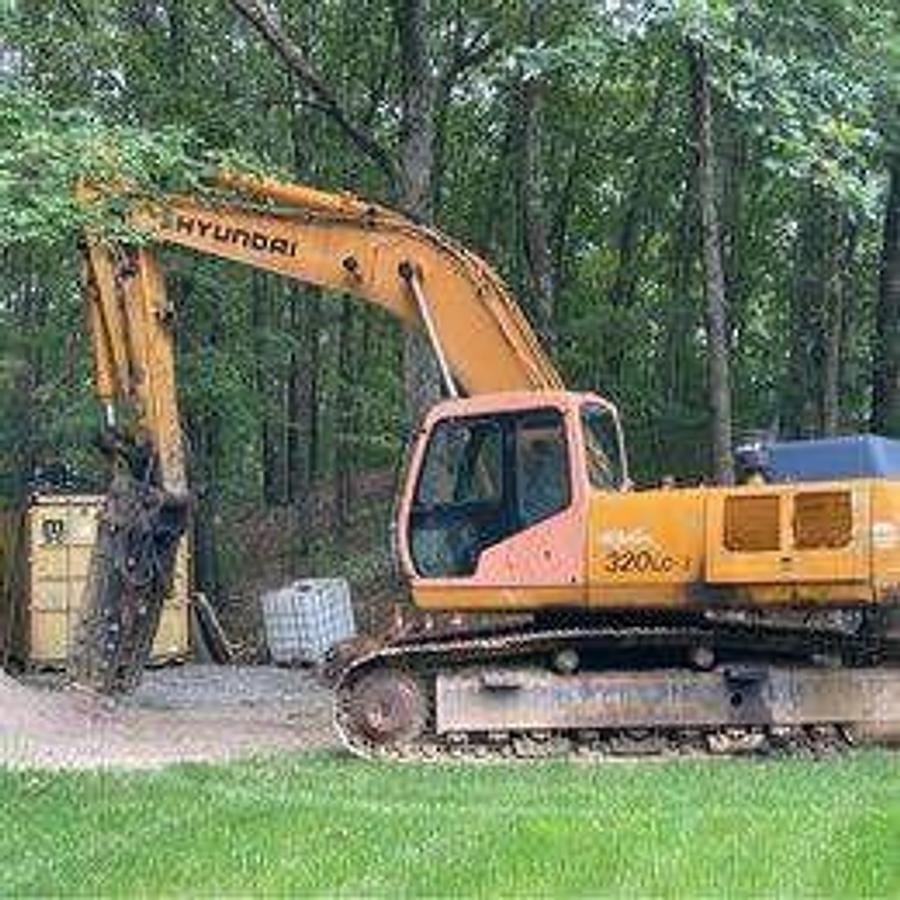 Used 1999 Hyundai 320 LC-3