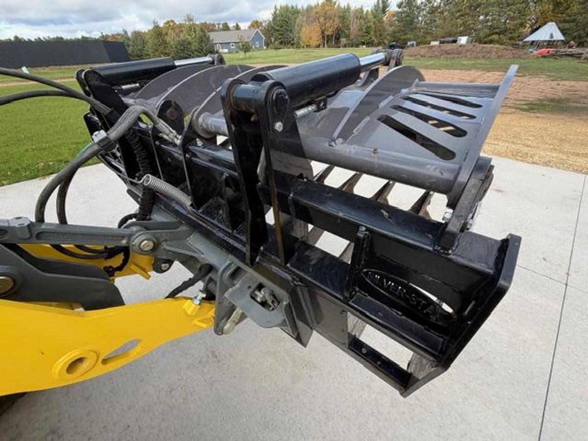 Used 2004 WACKER NEUSON Wheel Loader + Attachment