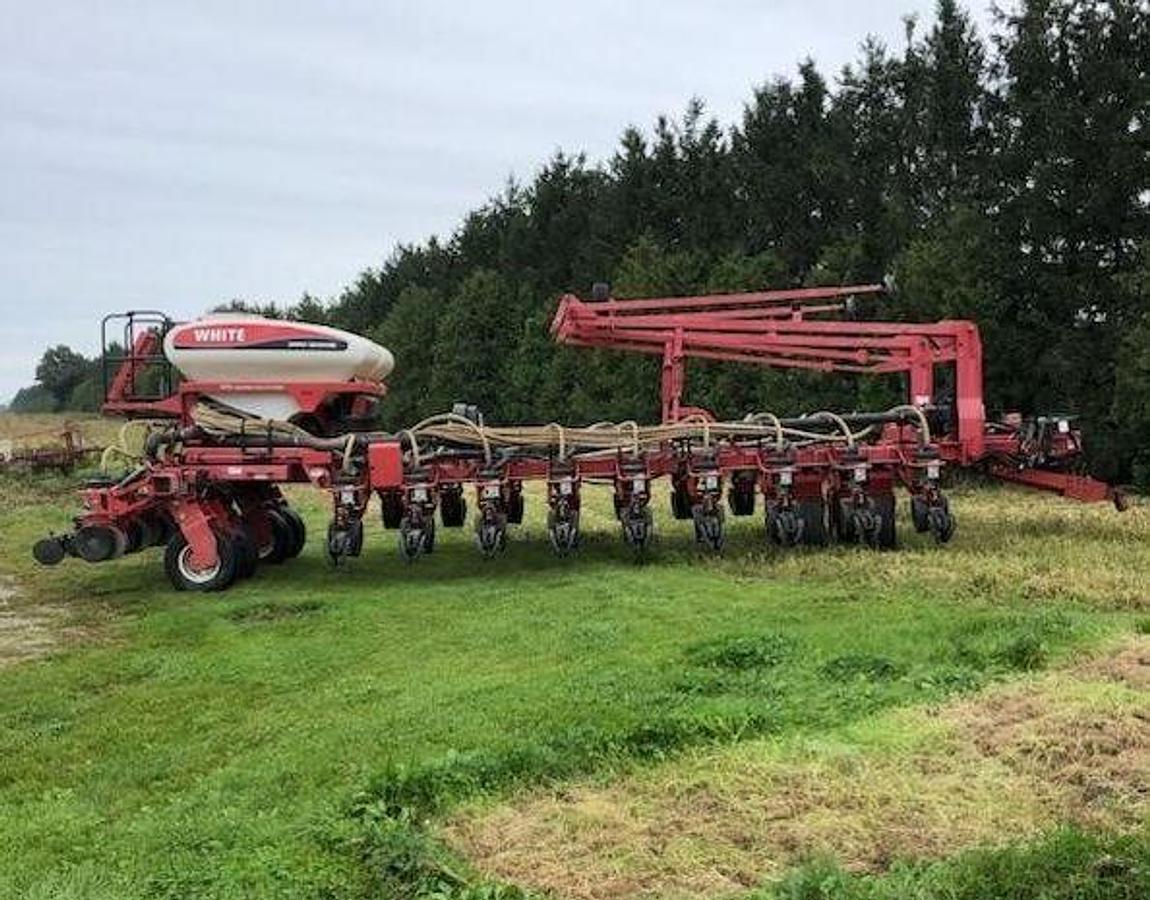 Used 2012 WHITE 8524