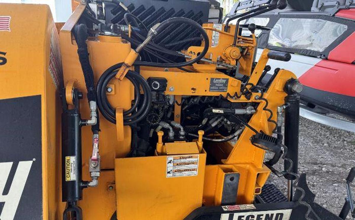Used 2023 Leeboy 7000C