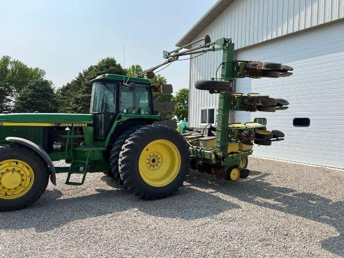 Used 1992 John Deere 4560