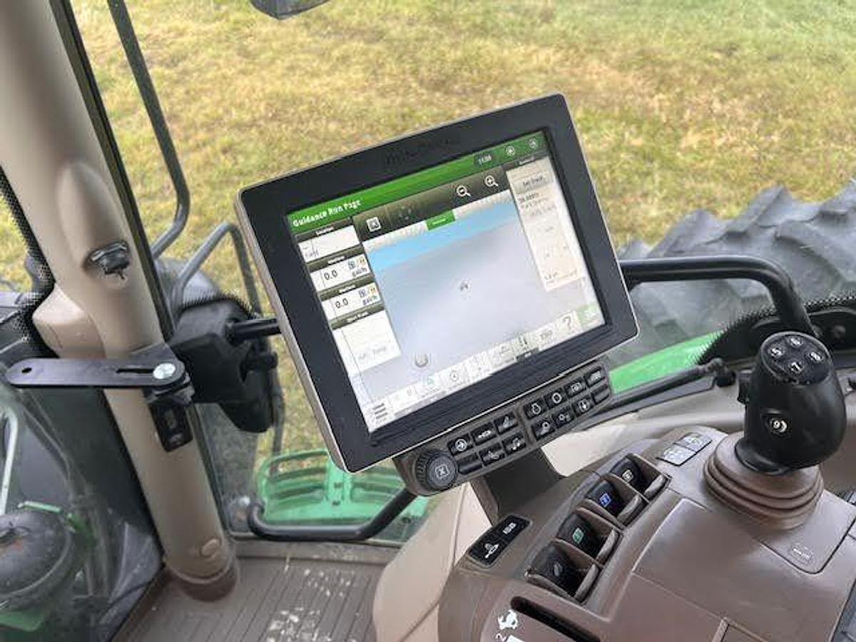 Used 2017 JOHN DEERE 6195R