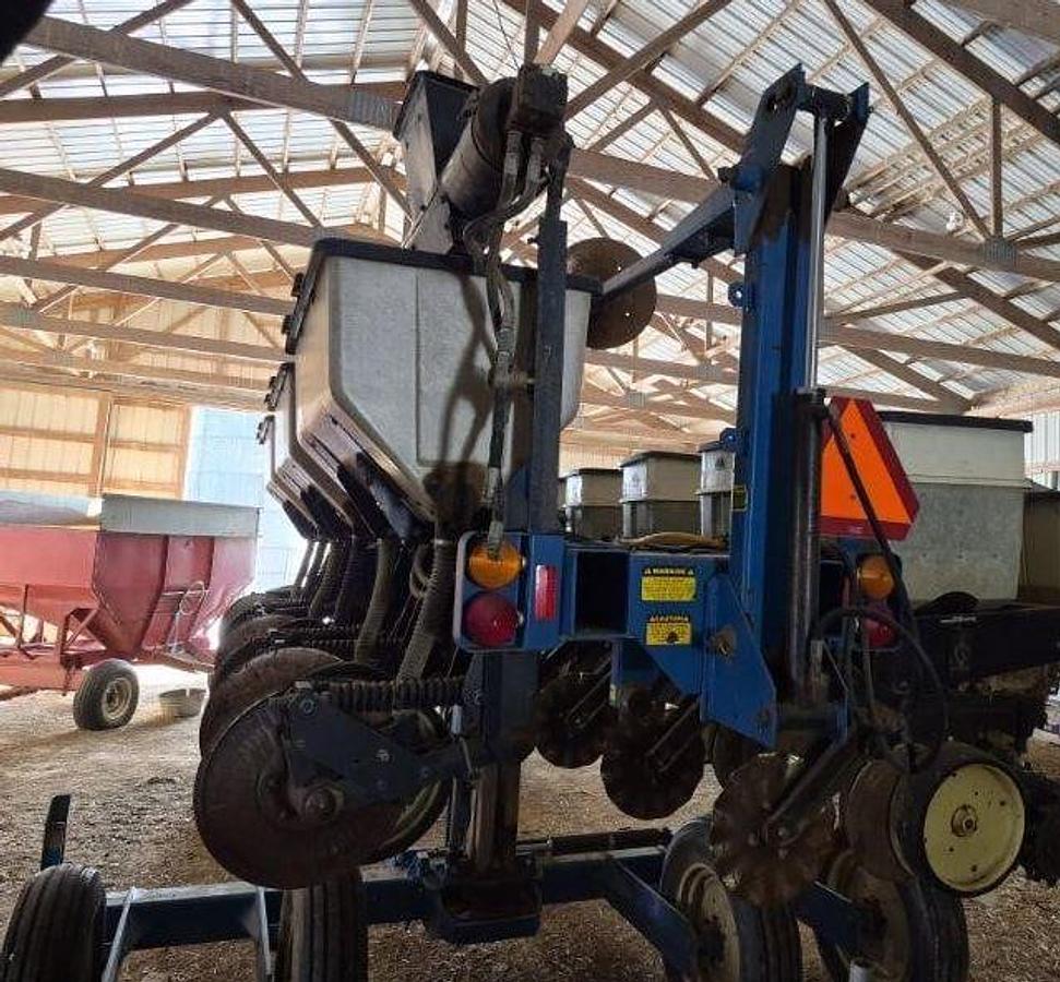 Used 1998 KINZE 2500